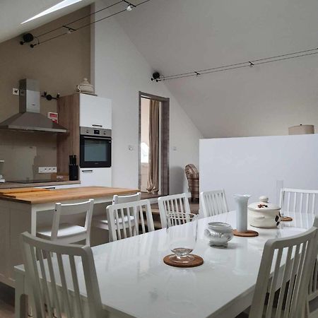 Gite Rural 3 Epis "Aux Pieds Des Ar'Den" - Chambre 1 Isolee Et Chambre 2 Dans Hall De Nuit - 34 Rue Du Chateau A 5564 Wanlin - 4 Adultes Et 2 Enfants 乌伊埃 外观 照片