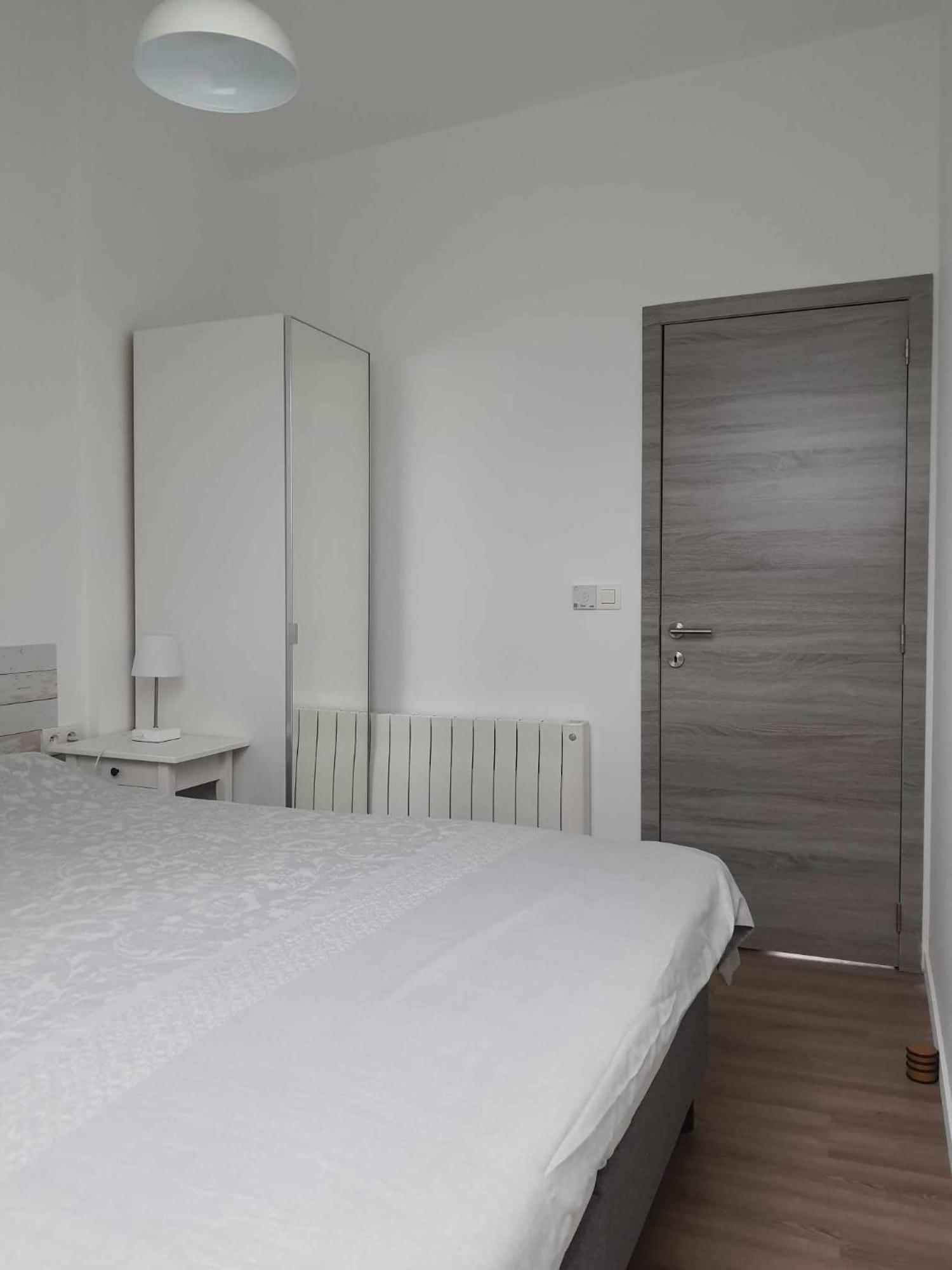 Gite Rural 3 Epis "Aux Pieds Des Ar'Den" - Chambre 1 Isolee Et Chambre 2 Dans Hall De Nuit - 34 Rue Du Chateau A 5564 Wanlin - 4 Adultes Et 2 Enfants 乌伊埃 外观 照片