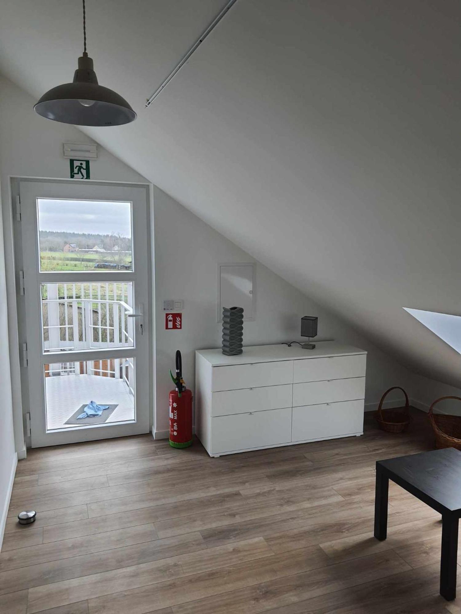 Gite Rural 3 Epis "Aux Pieds Des Ar'Den" - Chambre 1 Isolee Et Chambre 2 Dans Hall De Nuit - 34 Rue Du Chateau A 5564 Wanlin - 4 Adultes Et 2 Enfants 乌伊埃 外观 照片